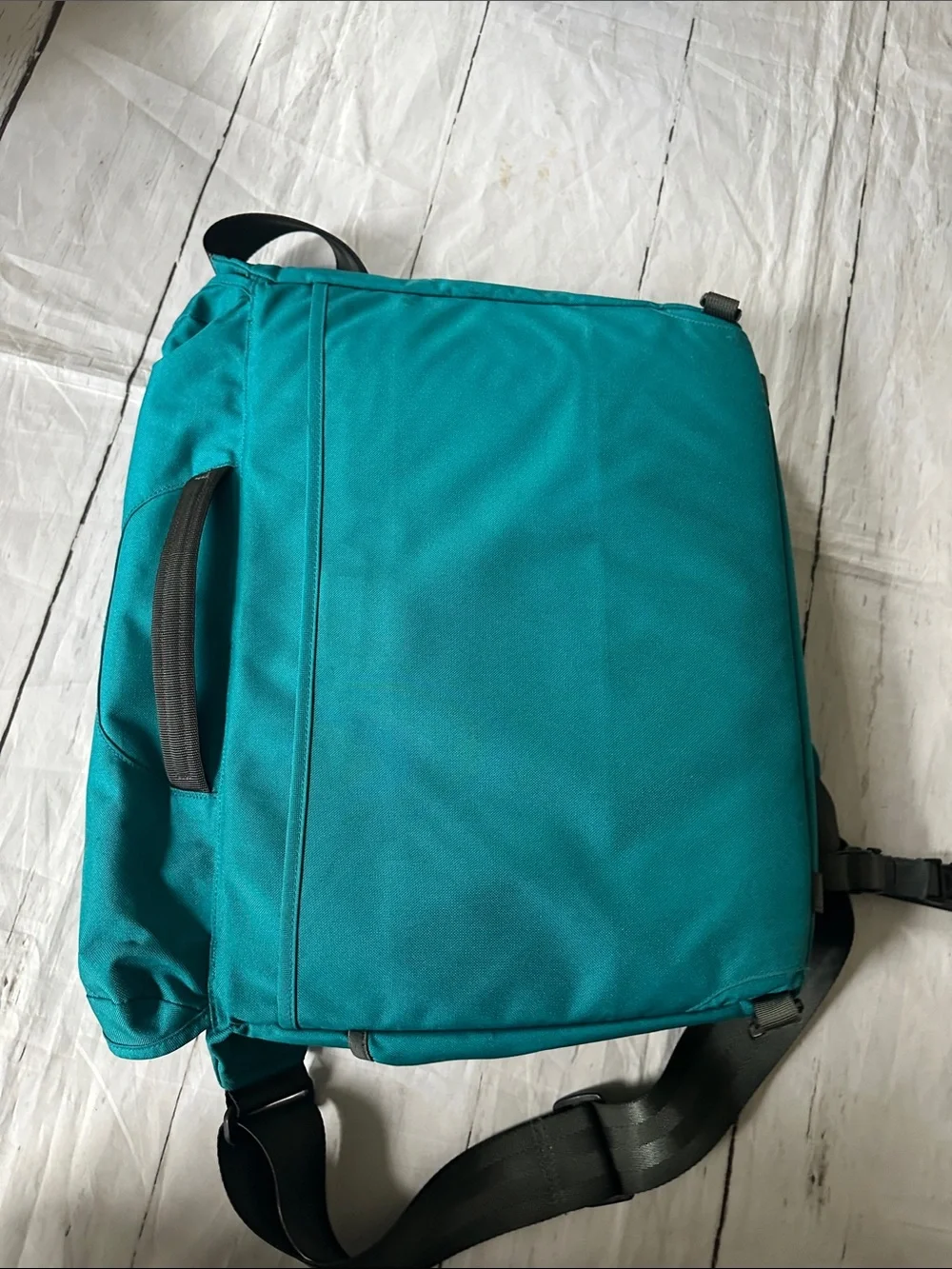 Patagonia Mini Mass Teal and Gray Messenger Bag